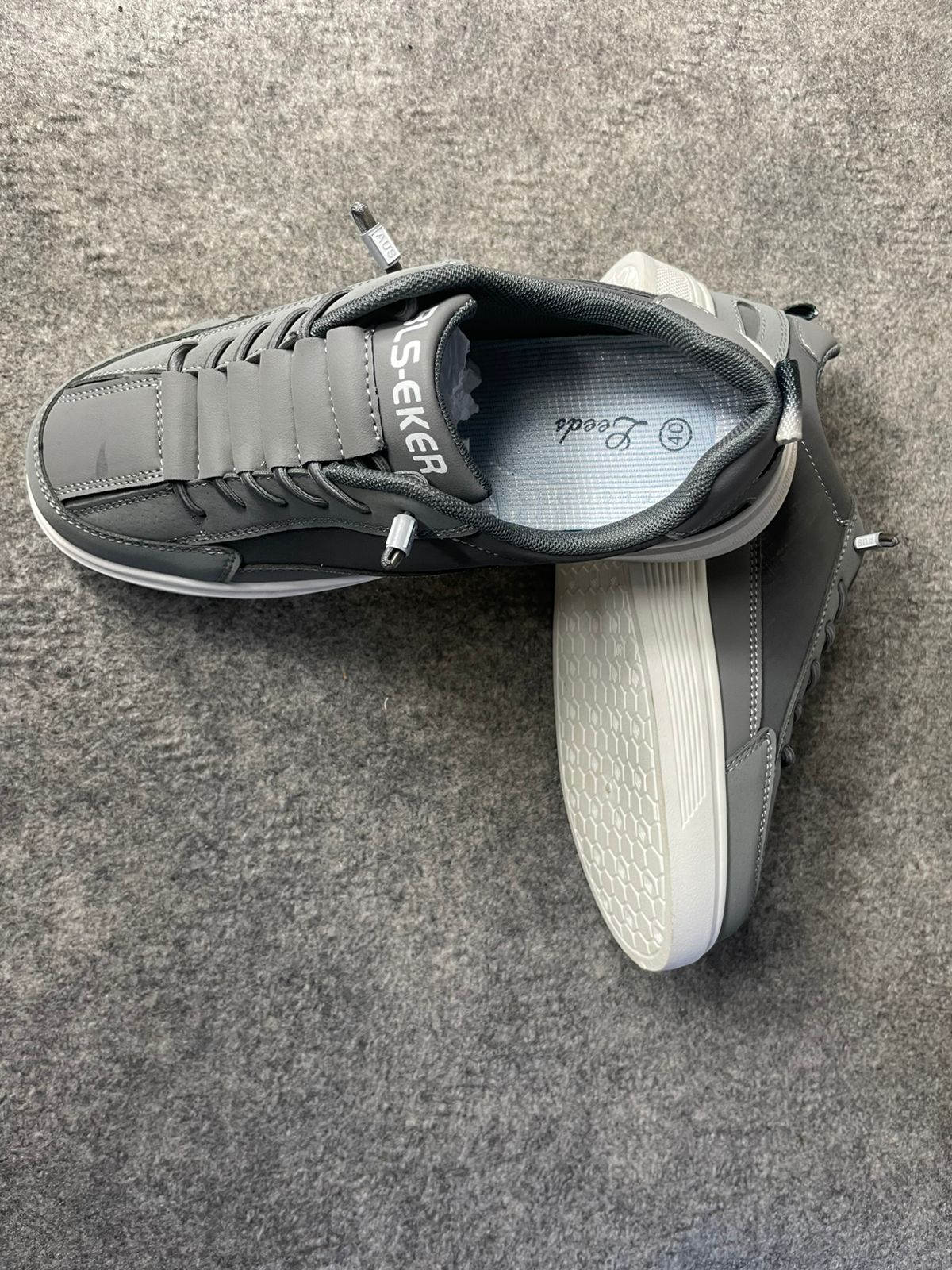 GRRGGEER Premium Beige Sneaker